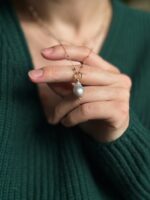 Łańcuszek z perłą barokową - obrazek 3